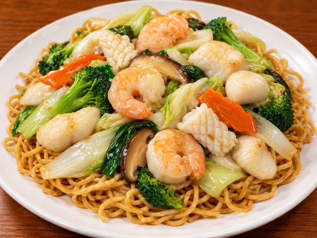 海鮮炒面 138.Seafood Chow Mein.