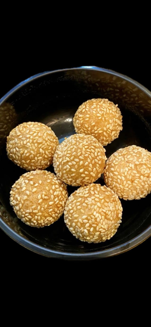 Fried Sesame Balls with Red Bean Paste -12pc.