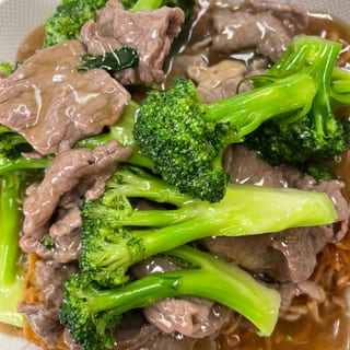 芥兰牛炒面 147.Beef Broccoli Chow Mein